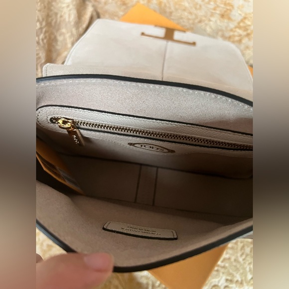 New never worn Tod’s cross body bag - Picture 2 of 5